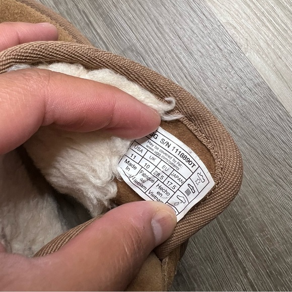 UGG Jona Boots Kids Size 11 Youth - Picture 10 of 13